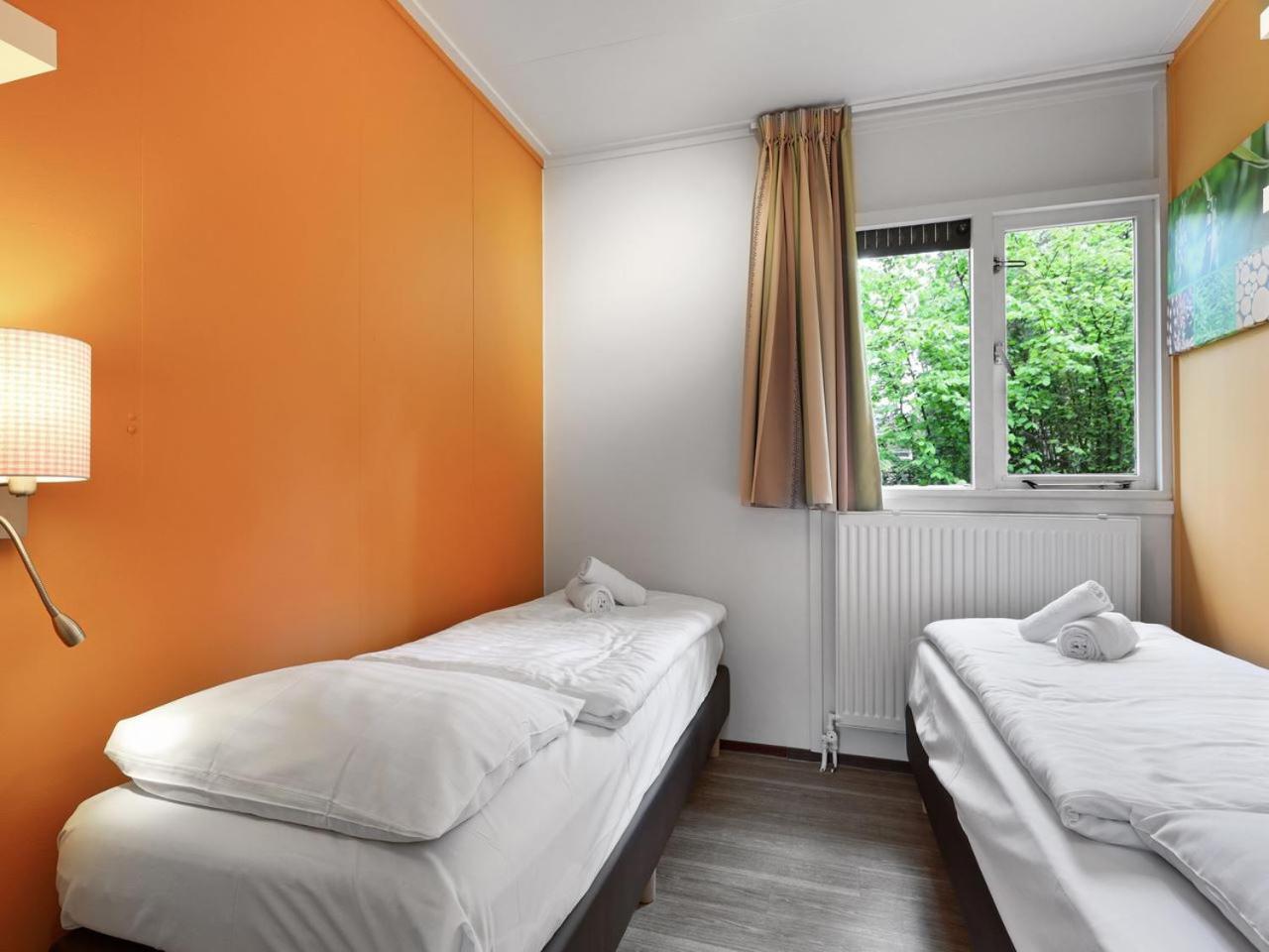 Comfort 6-Person Dog Bungalow In The Holiday Park Landal Heideheuvel بيكبيرخين الغرفة الصورة