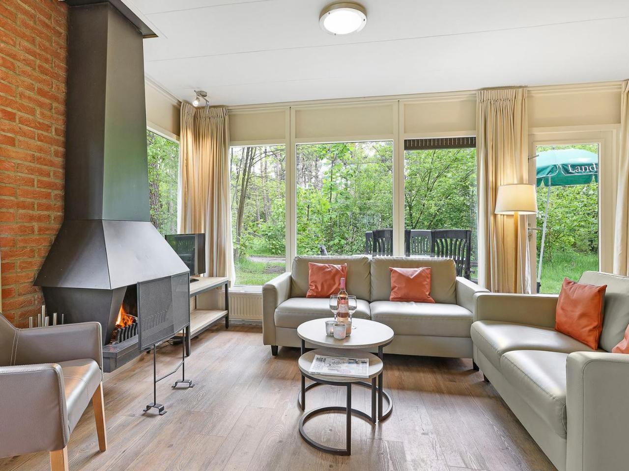 Comfort 6-Person Dog Bungalow In The Holiday Park Landal Heideheuvel بيكبيرخين الغرفة الصورة