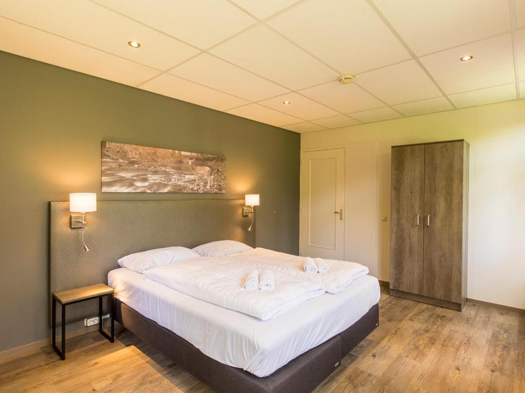 Comfort 6-Person Dog Bungalow In The Holiday Park Landal Heideheuvel بيكبيرخين الغرفة الصورة
