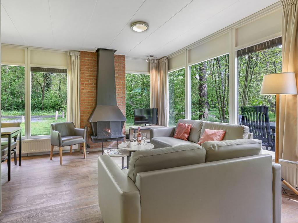 Comfort 6-Person Dog Bungalow In The Holiday Park Landal Heideheuvel بيكبيرخين الغرفة الصورة