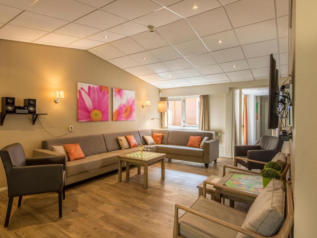 Comfort 6-Person Dog Bungalow In The Holiday Park Landal Heideheuvel بيكبيرخين الغرفة الصورة