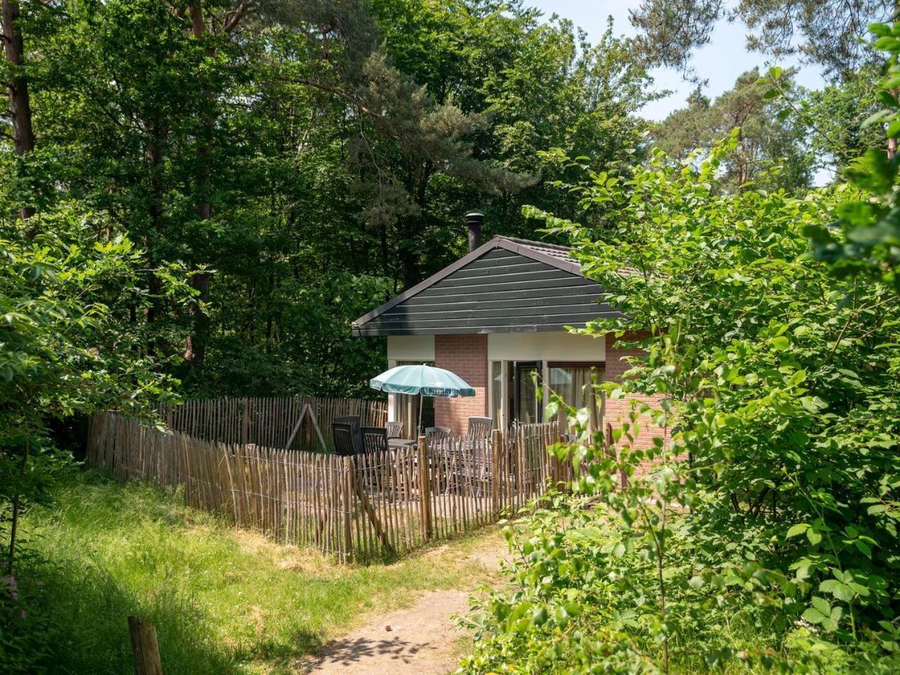 Comfort 6-Person Dog Bungalow In The Holiday Park Landal Heideheuvel بيكبيرخين المظهر الخارجي الصورة