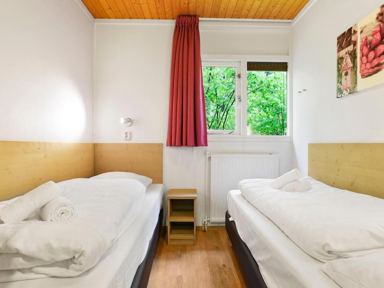 Comfort 6-Person Dog Bungalow In The Holiday Park Landal Heideheuvel بيكبيرخين المظهر الخارجي الصورة