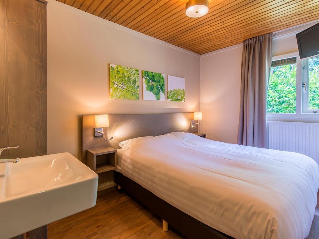 Comfort 6-Person Dog Bungalow In The Holiday Park Landal Heideheuvel بيكبيرخين الغرفة الصورة