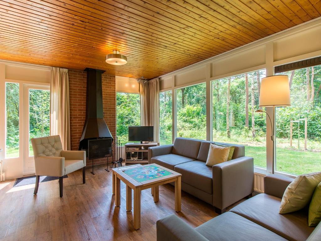 Comfort 6-Person Dog Bungalow In The Holiday Park Landal Heideheuvel بيكبيرخين الغرفة الصورة