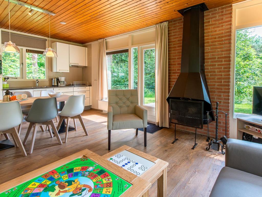 Comfort 6-Person Dog Bungalow In The Holiday Park Landal Heideheuvel بيكبيرخين الغرفة الصورة